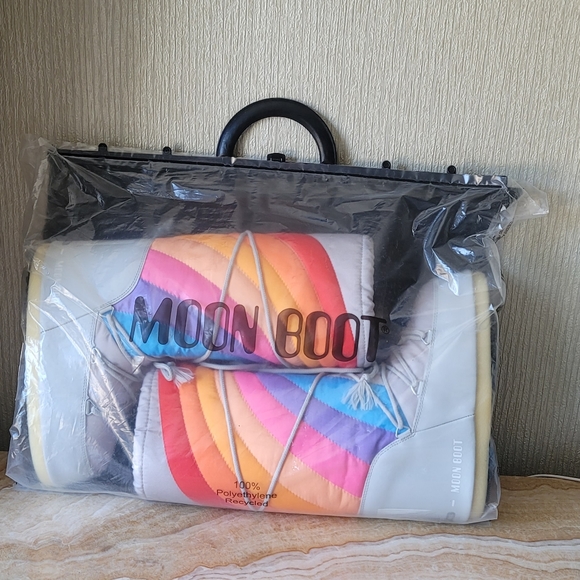 Moon Boot Icon Rainbow Snow Boots - Picture 2 of 16